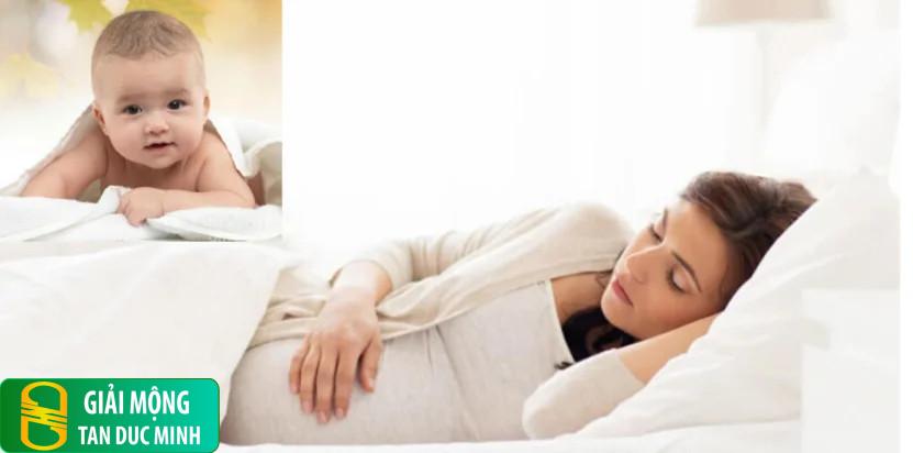 Nằm mơ thấy người khác sinh con trai