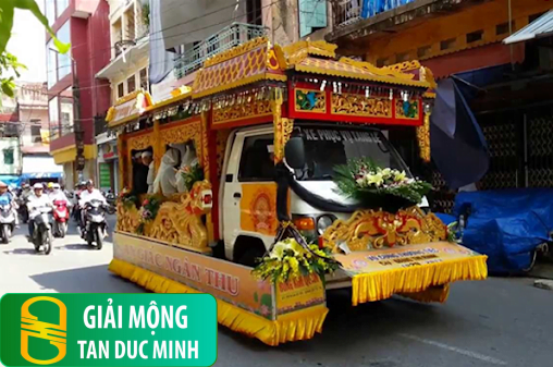 Suy ngẫm và hành động đúng đắn giúp bạn chuyển hóa khi nằm mơ thấy xe tang thành cơ hội